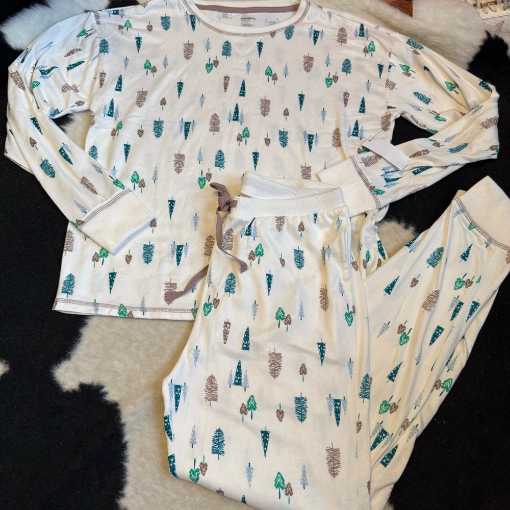 Sonoma White Pajama Set with Tree Pattern
